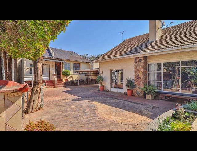 6 BEDROOM HOUSE FOR SALE IN KENSINGTON